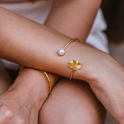 18K Gold Vermeil Ginkgo Leaf and Freshwater Pearl Bracelet - INES SANTOS JEWELLERY